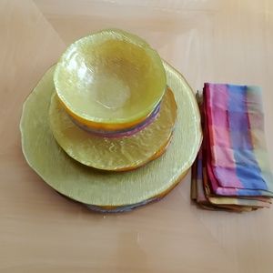 Crate & Barrel 16-Piece Table Setting Set